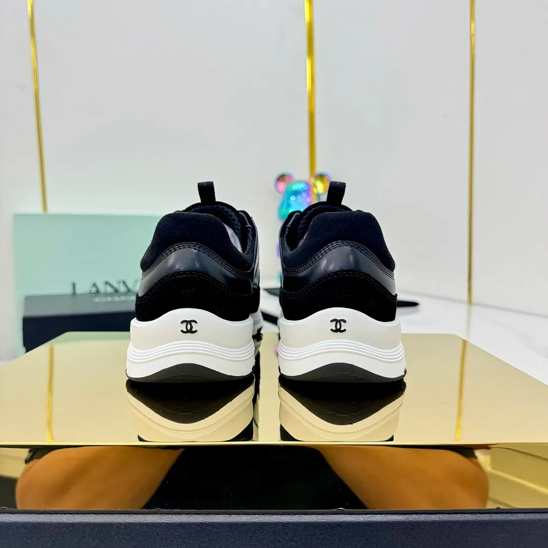 👟👟Ex-factory price 600👟👟High quality! ! ! CHANEL Chanel 25A latest thick-soled casual sports shoes. The counter is synchronized. The counter is very popular. It is a shoe that is very difficult to buy. The most popular thick-soled casual shoes on the Internet. As you can imagine, the most popular thick-soled casual shoes can not be missed. It has both good looks and comfort. Simple and versatile. The thick sole increases the height and is super versatile. Whoever wears it will look better. Upper: cowhide stitching. Lining: breathable mesh. Outsole: TPU original outsole. Size: 35-41 👉